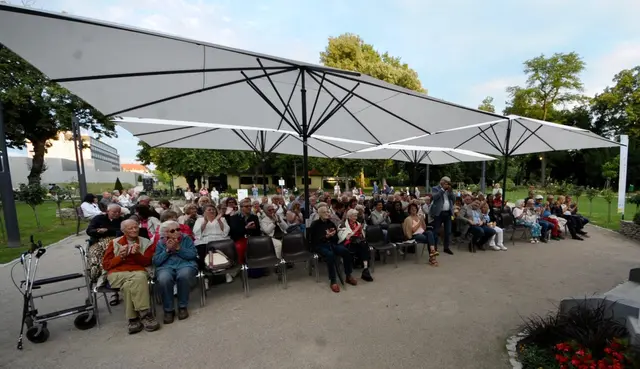 Die Gäste lauschten andächtig der Musik. | Foto: Sascha Trimmel