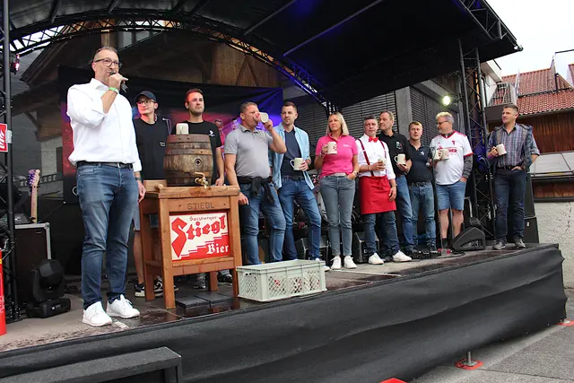 Bgm Martin Plank eröffnete das Dorffest.