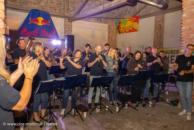Letztes Blasinstrumentenstück - Mannswörth beendet damit gegen 22:00 Uhr den Live-Auftritt. | Foto: www.cine-motion.at / Ivanek