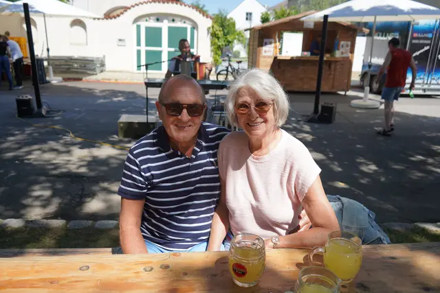 Walter und Helga genießen den Frühschoppen mit dem einen oder anderen Tänzchen | Foto: Andrea Glatzer