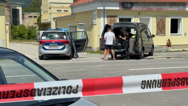 Über das Verhältnis des Täters zu den Opfern sowie ein mögliches Motiv könne man laut Polizeisprecher Johann Baumschlager derzeit noch keine Angaben machen.  | Foto: Doku NÖ