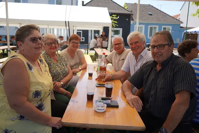 Bürgermeister Heinrich Hareter mit Jahrgangskameraden beim Frühschoppen am Sonntag | Foto: Andrea Glatzer
