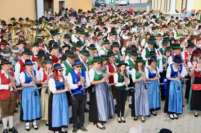 Das „Monsterkonzert“ mit mehr als 600 Musikerinnen und Musikern bot ein beeindruckendes Klangerlebnis. | Foto: Alfred Mayer