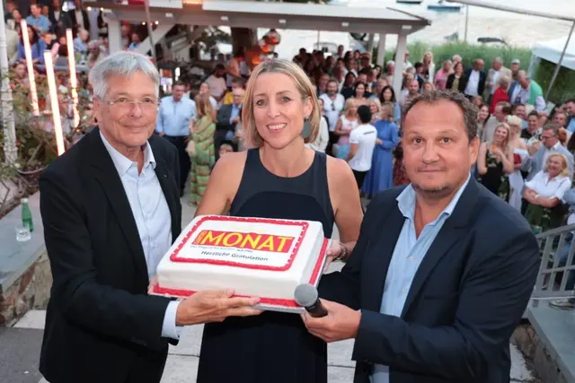 Landeshauptmann Peter Kaiser mit Chefredakteurin Daniela Hofer und Geschäftsführer Alexander Suppantschitsch (von links) | Foto: Didi Wajand, Villa Rainer Pörtschach