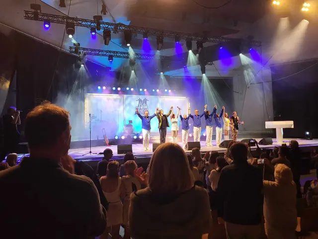 „The Magic of ABBA“ im beeindruckenden Wolkenturm von Grafenegg. | Foto: Regionautin Verena