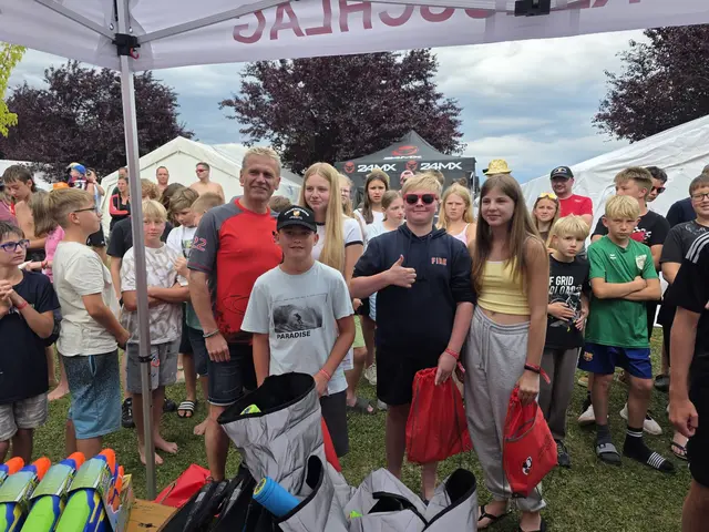 Beim Bereichsfeuerwehr-Jugendlager fand sich auch der Bereichskommandant Rudolf Schober als Gratulant bei der Siegerehrung ein.  | Foto: FF Jasnitz - Manuel Reitbauer