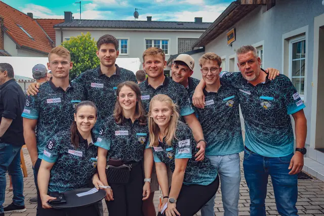 Ein Fest mit Herz, Pfeil und Geschichte: Das erste Sommerfest des Dart Club 7023 in Zemendorf. | Foto: Alejandra Ortiz