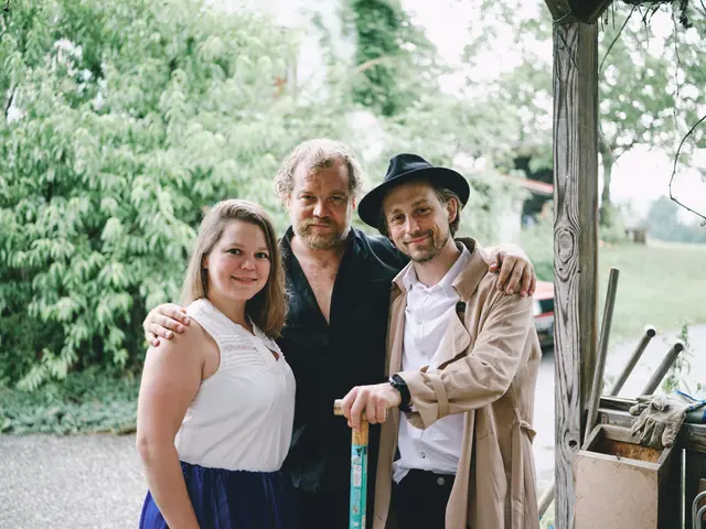 Die Geschwister Brigitta (Kostüm), Wolfgang (Regie) und Harry (Performance) Lampl | Foto: René Böhmer