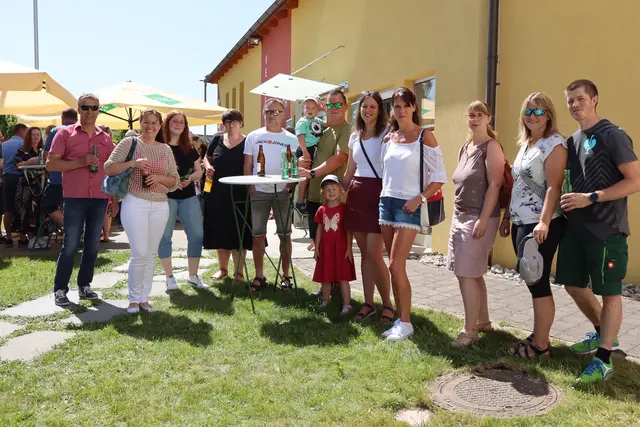 Der Familienfrühschoppen des Raiffeisen Lagerhauses Gmünd-Vitis Ende Juni in Hirschbach stand im Zeichen regionaler Verbundenheit und Partnerschaft. | Foto: Raiffeisen-Lagerhaus Gmünd-Vitis