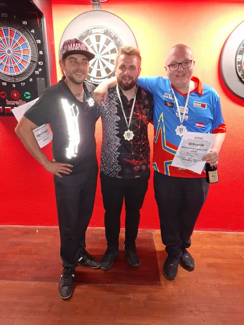 Sieger Dietrich Thomas (mitte) mit Schlechner Daniel (rechts) und Obmann des VDC Perstaller Philipp