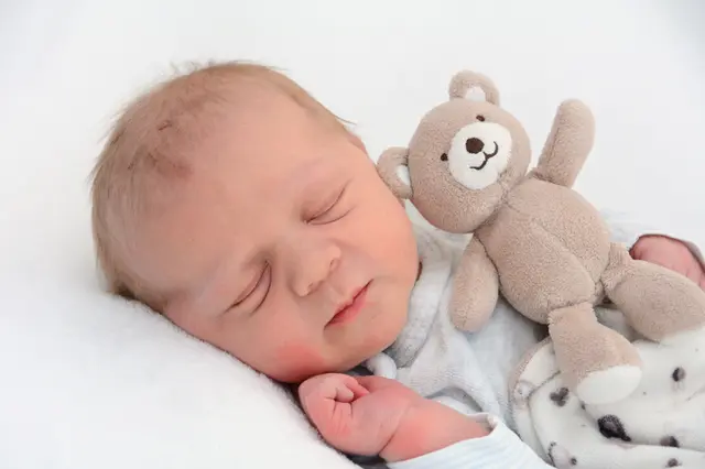 Name: Leonhard
Geburtstag: 08.07.2025
Gewicht: 4.360 g
Größe: 55 cm
Eltern: Anita und Johannes Schwab aus Seckau | Foto: Babysmile