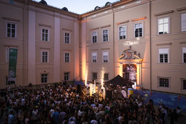 Auftakt für "Live in Salzburg": 700 Menschen feiern den DJ Sommer im Juridicum | Foto: Martin&amp;Klein/Stadt Salzburg