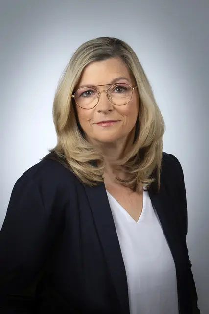 Michaela Billinger – Leiterin des AMS Traun – informiert. | Foto: AMS Traun