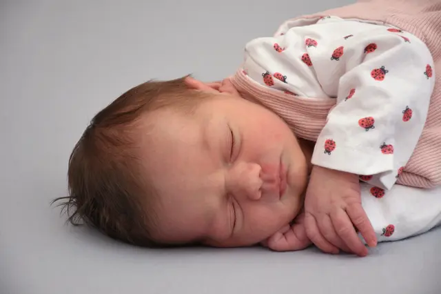 Name: Lena
Geburtstag: 04.07.2025
Gewicht: 2.960 g
Größe: 50 cm
Eltern: Kerstin Löffler und Thomas Prasch aus Kirchberg an der Raab | Foto: Babysmile