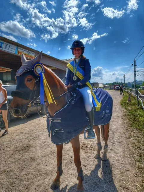 Christiane Pietsch auf ihrer Stute. | Foto: Hans-Jürgen Pietsch 