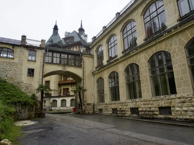 Investor Christian Zeller will das Südbahnhotel aus dem Dornröschenschlaf wecken. Einige Vorhaben brachten allerdings im Vorfeld böses Blut. | Foto: Santrucek