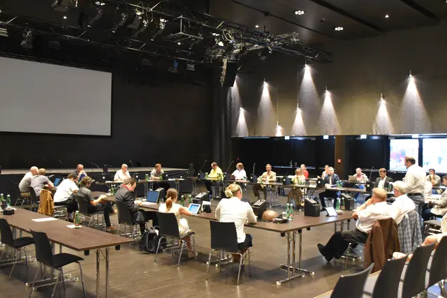 Gemeinderat Alexander Gfäller-Einsank stellte einen Antrag für die Einführung einer Waffenverbotszone in Kufstein.  | Foto: Barbara Fluckinger