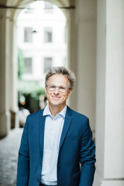 Johannes Hiemetsberger, Intendant der Donaufestwochen ab 2026. | Foto: Theresa Pewal