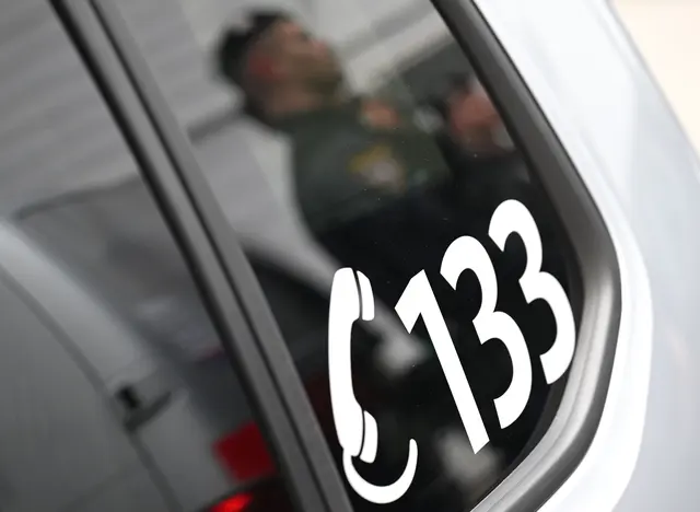  Fahndung nach Täter: Die Polizei veröffentlicht eine Beschreibung des gesuchten Mannes. | Foto: HELMUT FOHRINGER / APA / picturedesk.com
