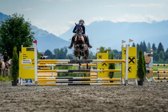 Lisa Kezmah (S-LM Warmblug allgemeine Klasse Springen). | Foto: Stefanie Karner Fotografie