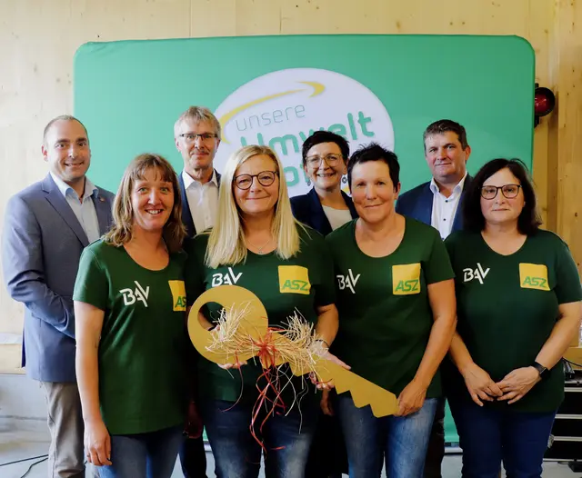 Norbert Weber, Jessica Huber, Karl-Heinz Zeitlinger, Manuela Eder, Manuela Gschwandtner, Christine Winter, Michael Altmann, Anna Forthuber (v.l.). | Foto: Hannah Hingsamer