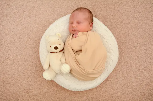 Name: Tobias
Geburtstag: 07.07.2025
Gewicht: 4.400 g
Größe: 55 cm
Eltern: Christina und Robert Javernik aus Traboch | Foto: Babysmile