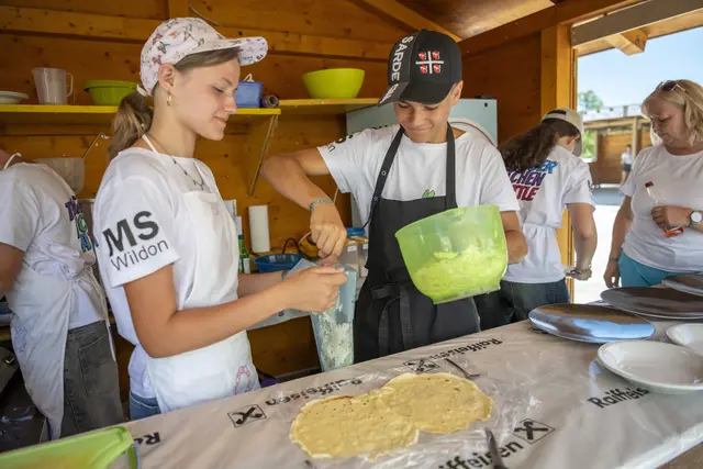 Mit Kürbiskern-Krokant-Palatschinken als Dessert holte die MS Wildon den Sieg beim "Teenager Kitchen Battle". | Foto: LFI