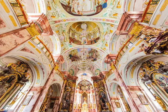 Eine Spezialführung im Stift Rein zeigt die barocke Pracht der Basilika | Foto: Höfler