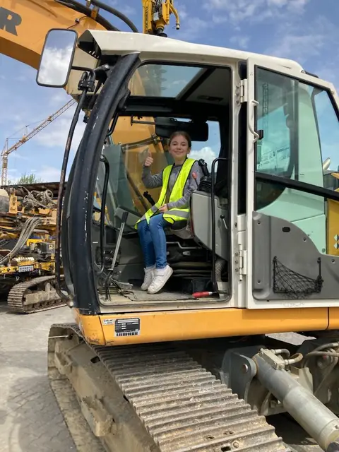 Interessante Eindrücke für die Bärnbacher Mittelschüler bei der Firma Keller. | Foto: Keller