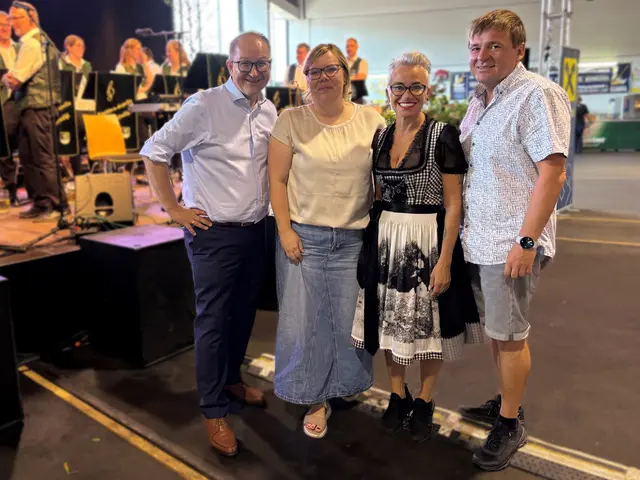 Landesrat Martin Winkler, Vizebürgermeisterin Sandra Scheiblhofer, Landtagsabgeordnete Doris Margreiter und Bürgermeister Christian Kienast (v.l.). | Foto: C. Klebinder