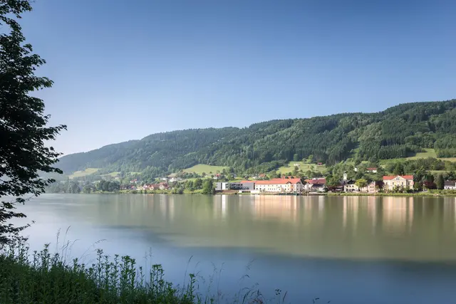 Das Seminarhotel in Wesenufer direkt an der Donau gelegen.  | Foto: Seminarhotel Wesenufer