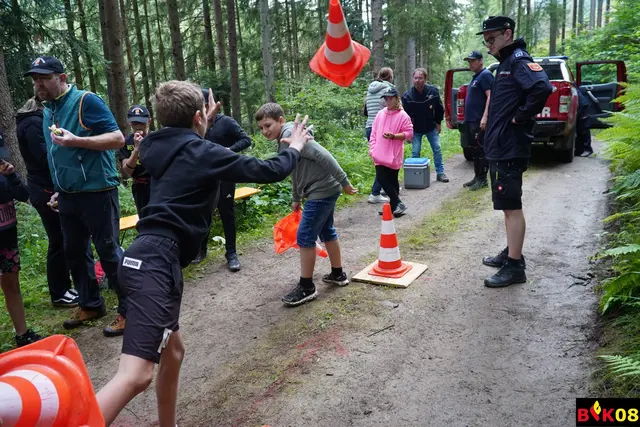 Im Rahmen der Lagerolympiade war auch Geschicklichkeit gefordert. | Foto: BFK08