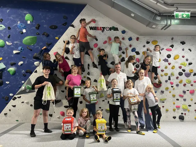 Ferienspiel in Biedermannsdorf: Kletterspaß mit dem GVA.