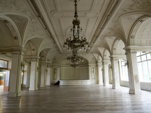 Blick in das zu sanierende Südbahnhotel. | Foto: Santrucek