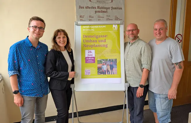 Stadtrat Tim Pöchhacker, Bürgermeisterin Silvia Drechsler, Vizebürgermeister Rainer Praschak und Stadtrat Markus Gilly (von links) bei der Informationsveranstaltung im Rathaus. | Foto: Christian Boeger