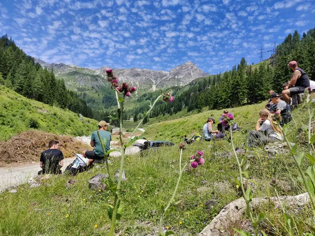 Gemeinsames Mittagessen mit Aussicht im Naturpark Riedingtal | Foto: Siglinde Essl
