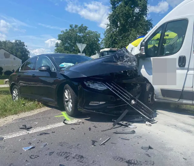 Kurz vor 12 Uhr Mittags kam es zum Crash im Ortschaftsbereich von Fraham.  | Foto: FF Münsteuer