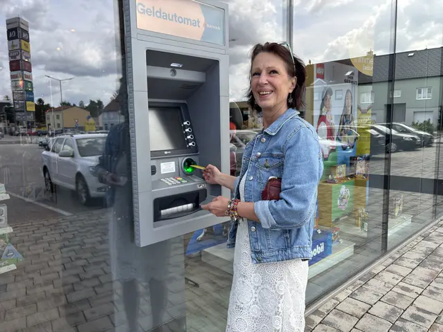 Wege zum nächsten Bankomaten – oft weiter als gedacht. | Foto: Alexandra Goll