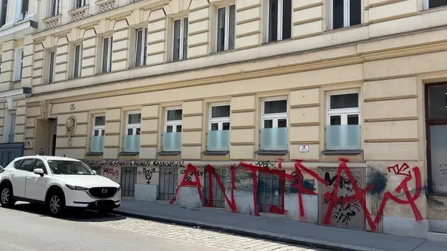 In der Ramperstorffergasse in Margareten befindet sich ein Lokal der rechtsextremen Identitären Bewegung. Die Margaretner Bezirksvertretung plant dort nun ein Straßenfest. | Foto: Andreas Pölzl/MeinBezirk