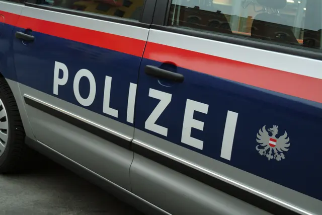 Bei einem Motorradsturz auf der Lahnsattel Straße wurden am Dienstagnachmittag zwei Personen schwer verletzt. | Foto: BMI/Egon Weissheimer