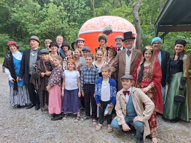 Beim Jakobimarkt darf man das Ensemble und seine Requisiten kennenlernen. | Foto: Theater Purkersdorf