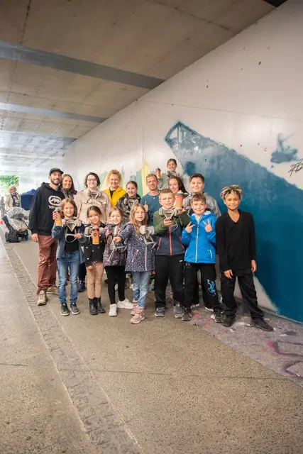 Das Nelböck-Viadukt in der Nähe des Salzburger Hauptbahnhofs bekommt Farbe. | Foto: Stadt Salzburg/Rocio Escabosa