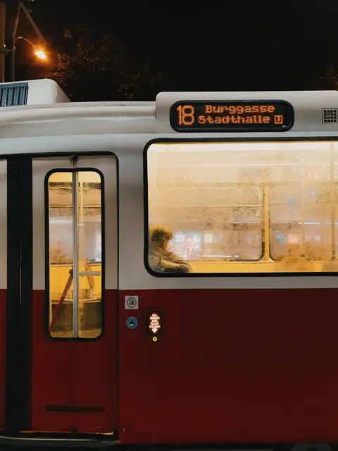 Der Donnerstag bringt ein paar Regenschauer mit - auch Blitz und Donner sind zu erwarten. (Symbolfoto) | Foto: Antonio Šećerović/MeinBezirk