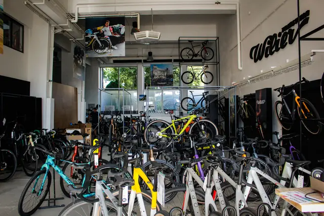 Im Gravel Loft by "Gran Tourismo Bike" gibt es ein umfangreiches Sortiment an Gravelbikes diverser Marken und natürlich auch das passende Zubehör für die kommenden Ausfahrten.