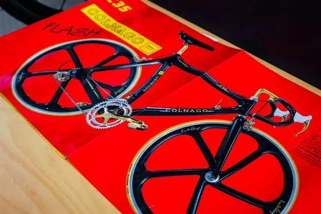 Passende Accessoires und alte, seltene Kataloge begeistern die Vintage-Radenthusiasten. 