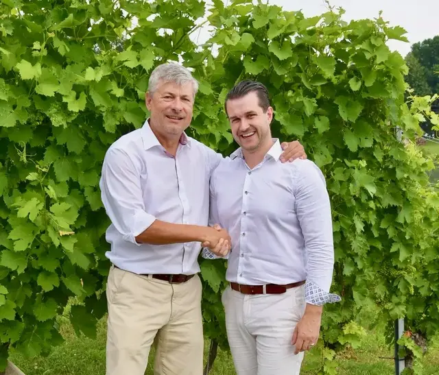 Lionsclub Veste Riegersburg: Thomas Zotter (r.) übergab die Präsidentschaft an Ferdinand Weiß | Foto: KK