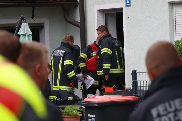 In Edt bei Lambach mussten zwei Feuerwehren ausrücken, um den Brand eines Zählerkastens zu löschen. | Foto: laumat.at