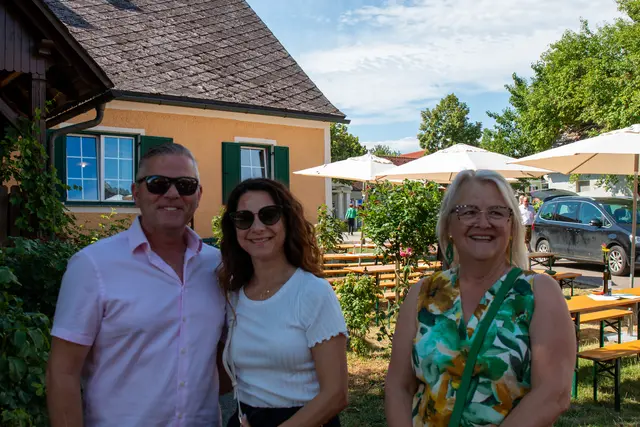 Vizebürgermeister René Kniewallner mit Gattin und Gemeinderätin Herta Lösch | Foto: Weingut Menhart