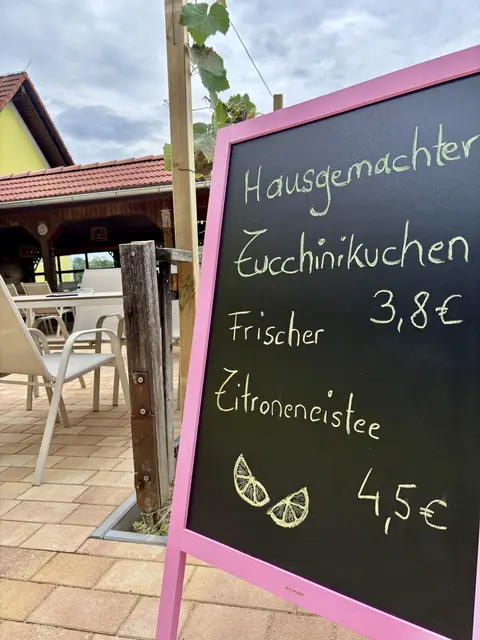 Den Zucchinikuchen hat übrigens Sophia Hofingers Mama selbst gemacht. | Foto: Margot Jeitler