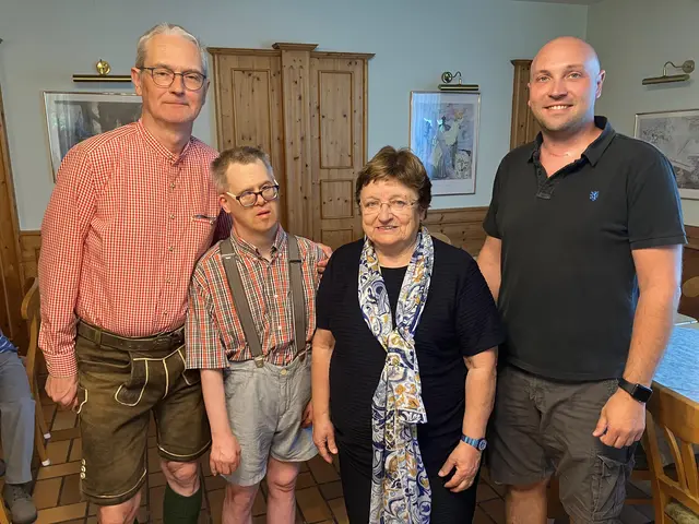  v.li.n.re.: Gründungsfamilie Ing. Mag. Karl Otto Ludwig (Sohn von Ing. Karl Ludwig) und sein Bruder Christian Ludwig, Obfrau Anna Wegl, Festredner Behindertenbeauftragter der Stadt Krems Christian Stricker | Foto: Andrea Bergmaier/Elternverein Krems